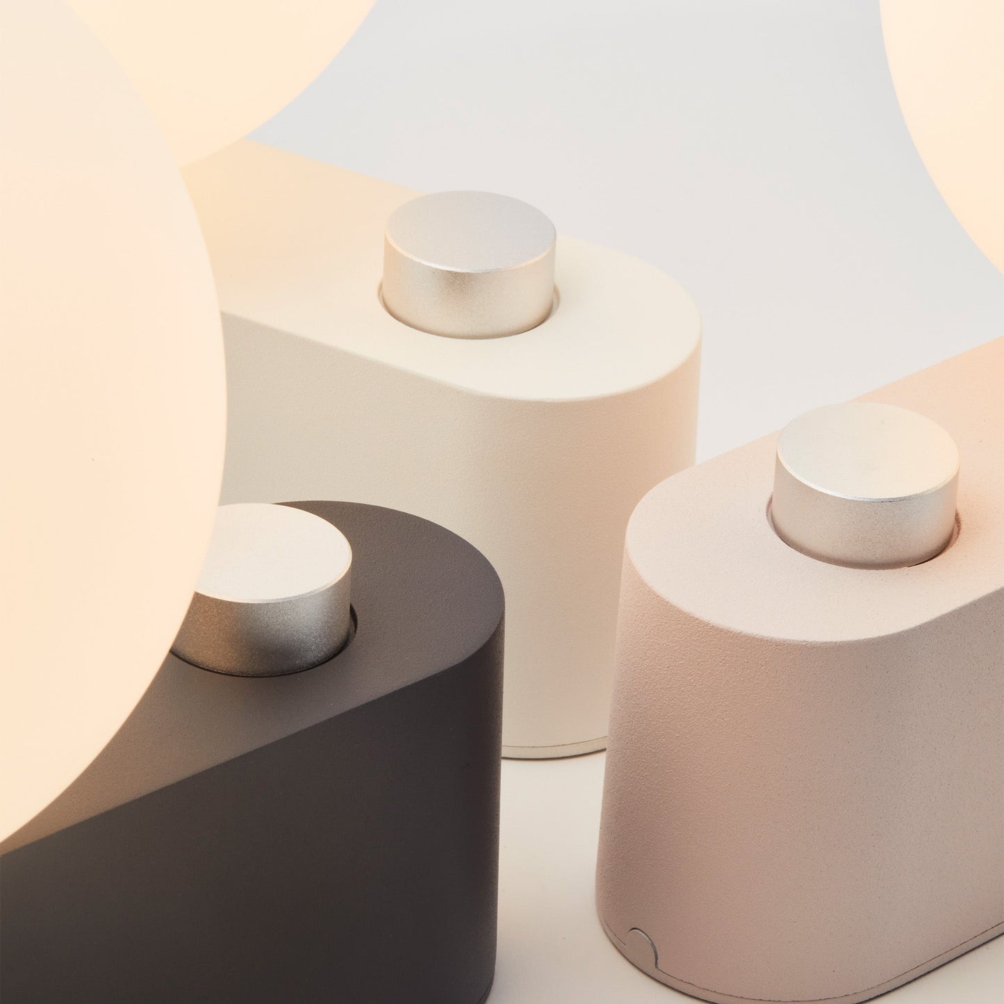 Alumina Multi-Use Lamp in Chalk