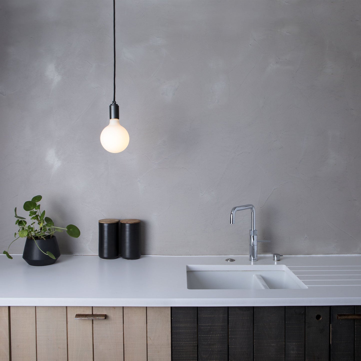 Porcelain III E26 LED Bulb